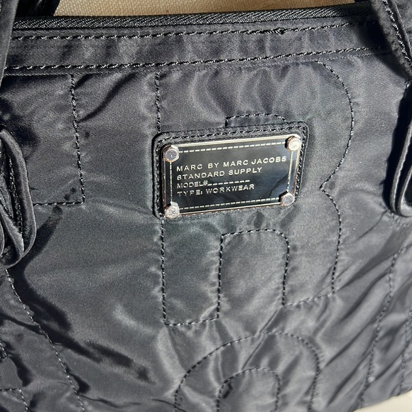 Marc by Marc Jacobs quilted Nylon 15” black handle bag - Picture 6 of 9
